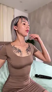 Snapshot of MiaMinx chatting on 12, 11, 2025 MiaMinx online show from 12, 11, 2025