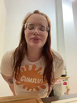 Mona-Peaches online show from 31, 12, 2024