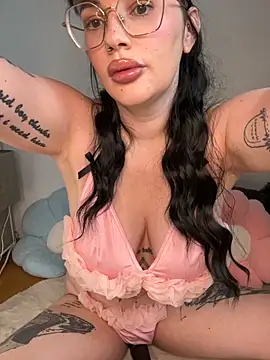 Mona-Peaches online show from 1, 10, 2025