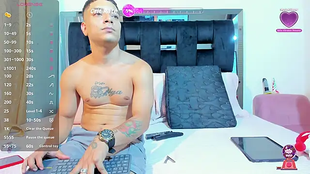 Snapshot of AnderAndMartina chatting on 10, 9, 2025 AnderAndMartina online show from 10, 9, 2025