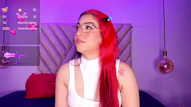 EmmaSwift  online show from 11, 10, 2025