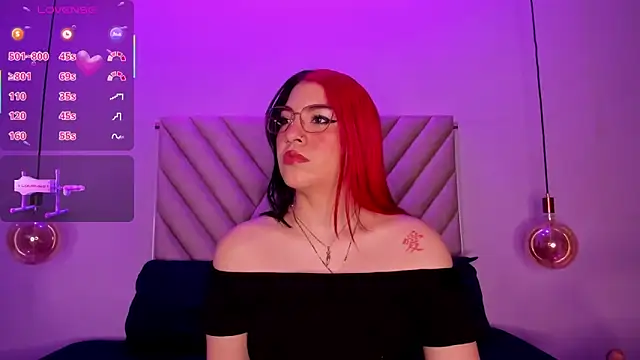 EmmaSwift  online show from 9, 9, 2025