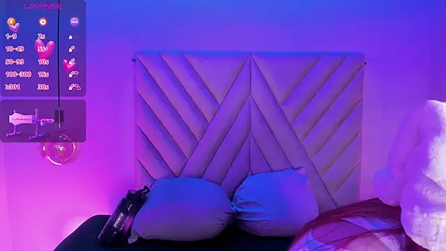 EmmaSwift  online show from 15, 12, 2025