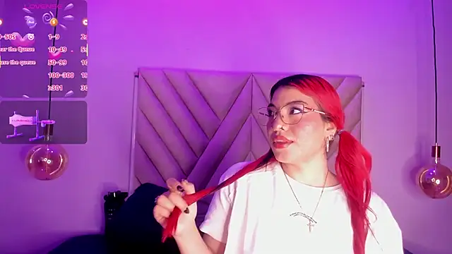 EmmaSwift  online show from 24, 11, 2025