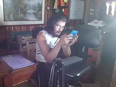 Snapshot of Dr_Pocholate84 chatting on 18, 3, 2026 Dr Pocholate84 online show from 18, 3, 2026