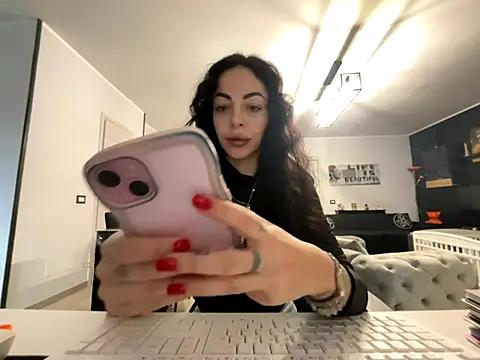 Chloe Ricci online show from 26, 11, 2025