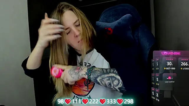 Snapshot of Olivia_Munk chatting on 3, 3, 2026 Olivia Munk online show from 3, 3, 2026