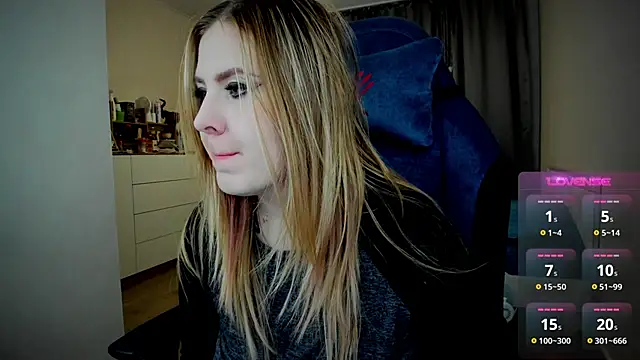 Olivia Munk online show from 11, 10, 2025