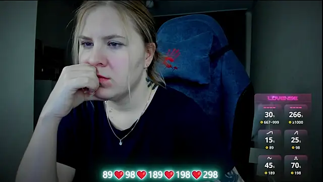 Olivia Munk online show from 9, 11, 2025