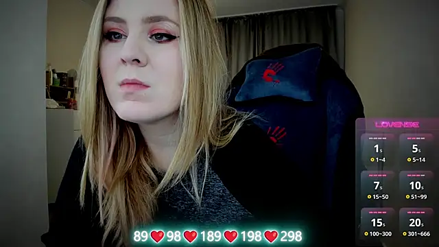 Olivia Munk online show from 8, 10, 2025