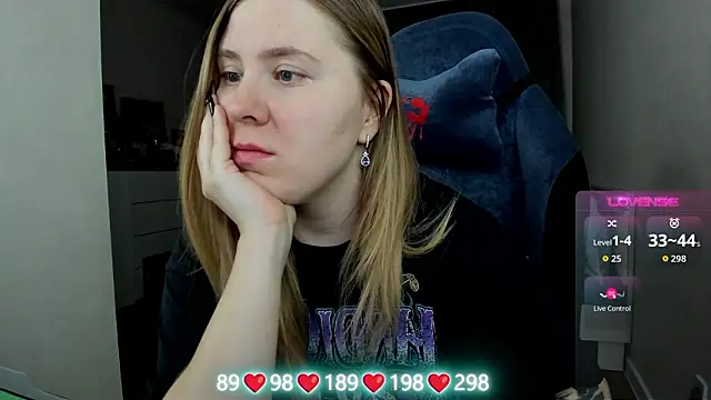 Snapshot of Olivia_Munk chatting on 5, 2, 2026 Olivia Munk online show from 5, 2, 2026