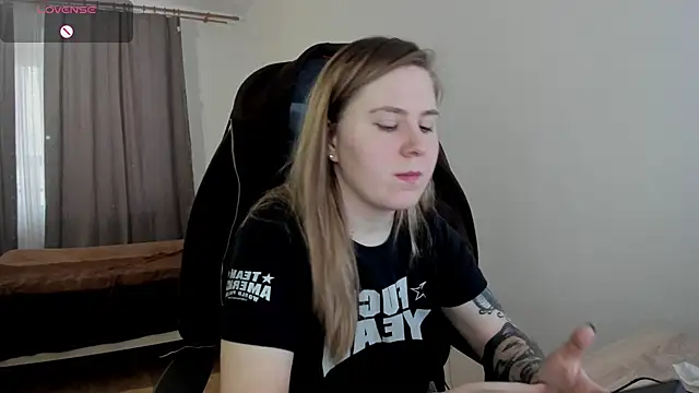 Olivia Munk online show from 16, 3, 2025