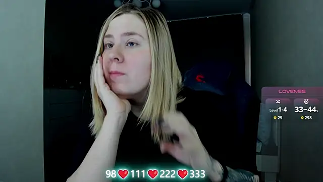 Snapshot of Olivia_Munk chatting on 5, 6, 2026 Olivia Munk online show from 5, 6, 2026