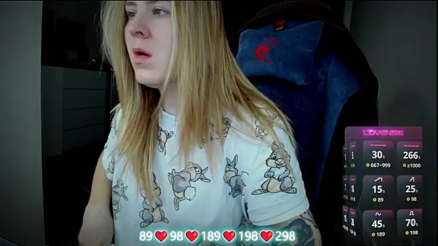 Olivia Munk online show from 16, 11, 2025