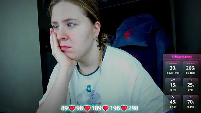 Olivia Munk online show from 4, 11, 2025