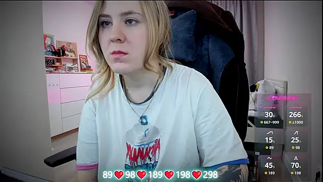 Olivia Munk online show from 26, 11, 2025