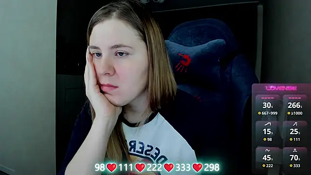 Snapshot of Olivia_Munk chatting on 4, 3, 2026 Olivia Munk online show from 4, 3, 2026