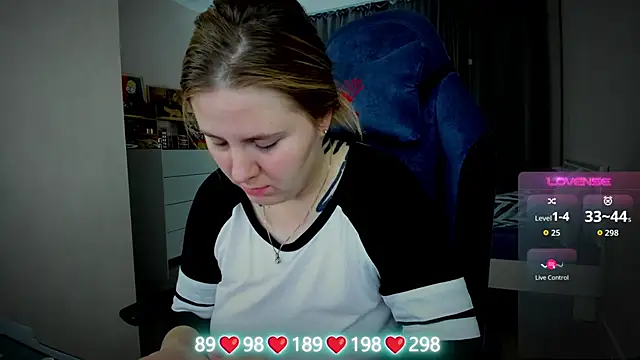 Olivia Munk online show from 31, 10, 2025