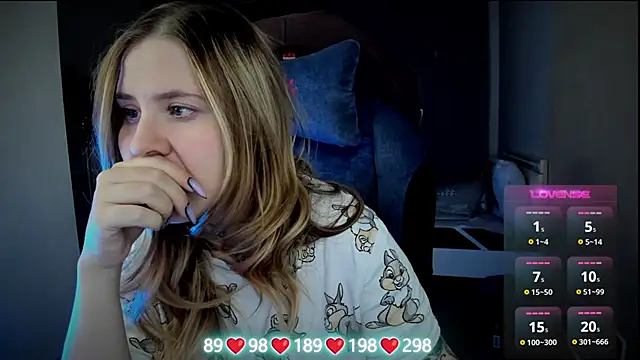 Olivia Munk online show from 28, 11, 2025