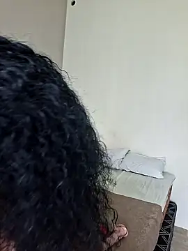 Snapshot of Kamdollie chatting on 3, 12, 2025 Kamdollie online show from 3, 12, 2025