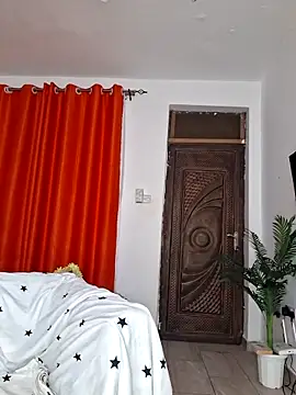 Snapshot of Kamdollie chatting on 4, 10, 2025 Kamdollie online show from 4, 10, 2025