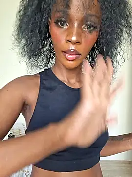 Snapshot of Kamdollie chatting on 30, 11, 2025 Kamdollie online show from 30, 11, 2025