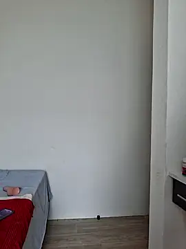 Snapshot of Kamdollie chatting on 30, 10, 2025 Kamdollie online show from 30, 10, 2025