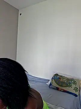 Snapshot of Kamdollie chatting on 4, 11, 2025 Kamdollie online show from 4, 11, 2025