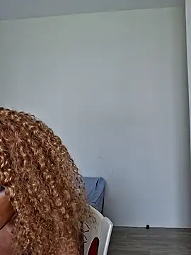 Snapshot of Kamdollie chatting on 31, 10, 2025 Kamdollie online show from 31, 10, 2025