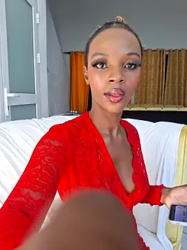 Snapshot of Kamdollie chatting on 8, 10, 2025 Kamdollie online show from 8, 10, 2025