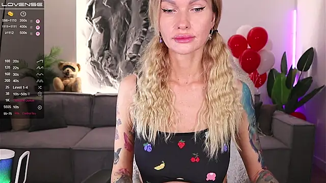 Snapshot of Break-me-Shake-me chatting on 7, 10, 2025 Break-me-Shake-me online show from 7, 10, 2025