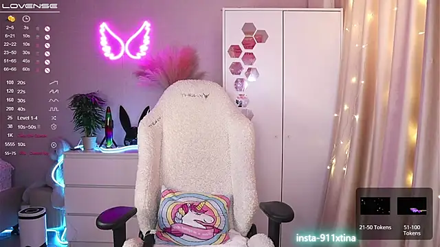 Snapshot of Break-me-Shake-me chatting on 1, 3, 2025 Break-me-Shake-me online show from 1, 3, 2025