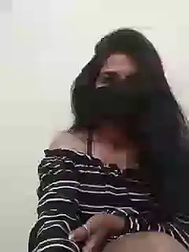 Shuttii 25 online show from 24, 2, 2025