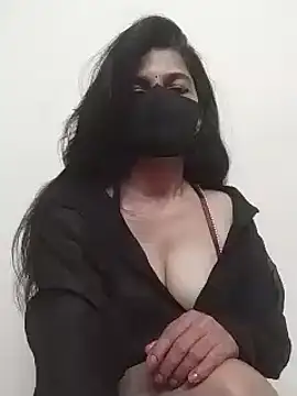 Shuttii 25 online show from 14, 2, 2025