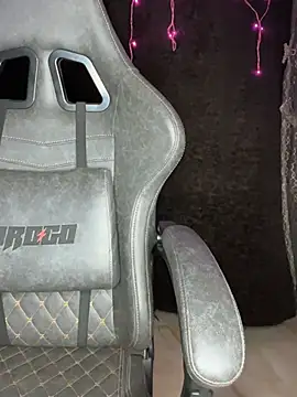 PARI Hun online show from 10, 2, 2025