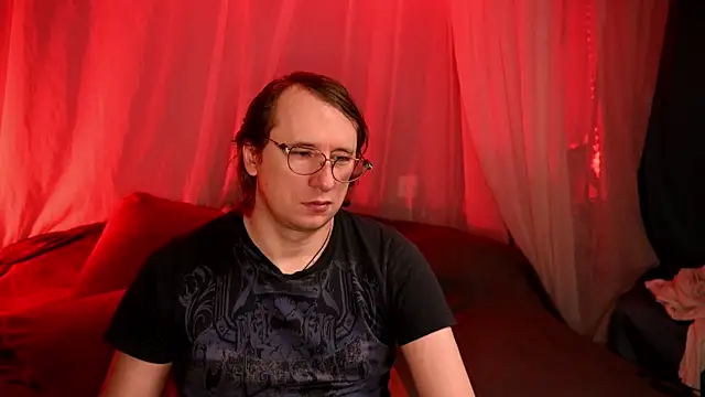 Snapshot of Claudia_and_elon_ chatting on 23, 10, 2025 Claudia and elon online show from 23, 10, 2025