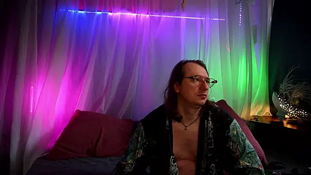 Claudia and elon  online show from 15, 7, 2026