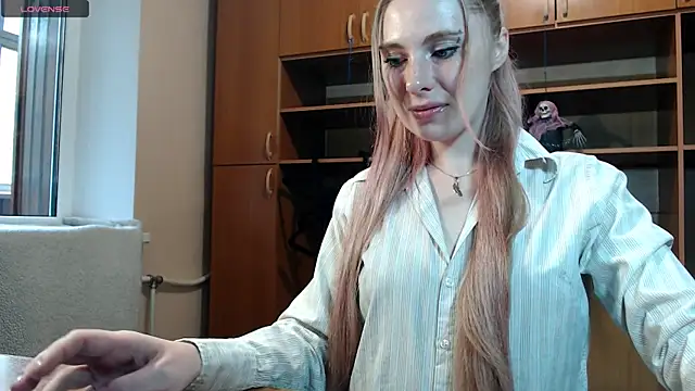 Snapshot of Aqualen chatting on 20, 10, 2025 Aqualen online show from 20, 10, 2025