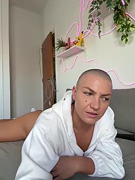 PaulinaSchubert1 online show from 4, 3, 2026