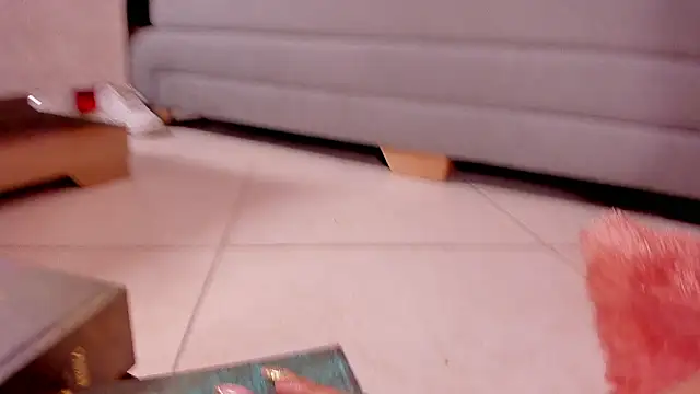 DAHLIA BROWNIE online show from 5, 1, 2025