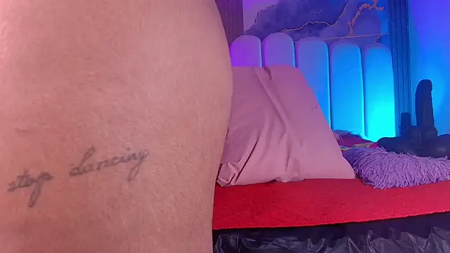 jones maddy  online show from 25, 2, 2026