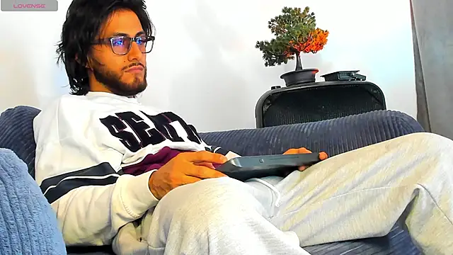 kuzzcoo online show from 3, 5, 2026