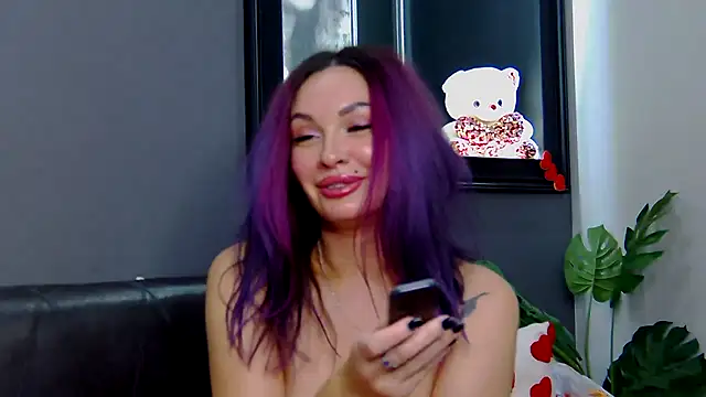 Snapshot of Darina_Monclie chatting on 8, 11, 2025 Darina Monclie online show from 8, 11, 2025