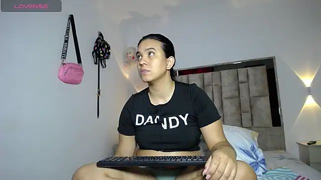 tiffany  pink online show from 16, 11, 2025