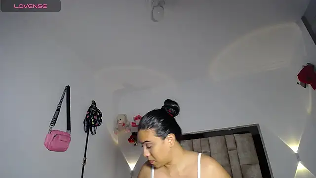 tiffany  pink online show from 27, 11, 2025