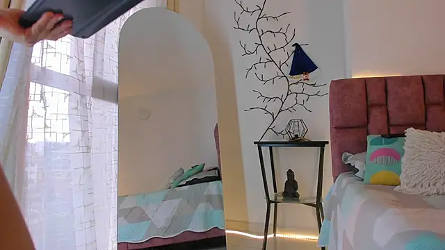 SunnyLeonz online show from 22, 12, 2025