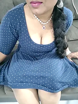 Mounika25 online show from 31, 1, 2026