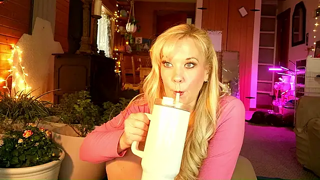 lyra rose online show from 14, 6, 2026