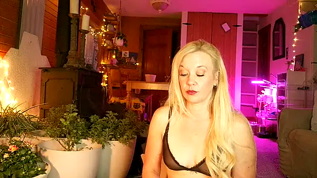 lyra rose online show from 14, 6, 2026