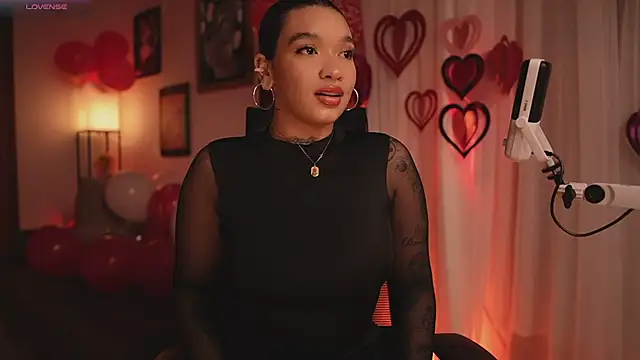 Snapshot of HannahW_ chatting on 14, 2, 2026 HannahW online show from 14, 2, 2026